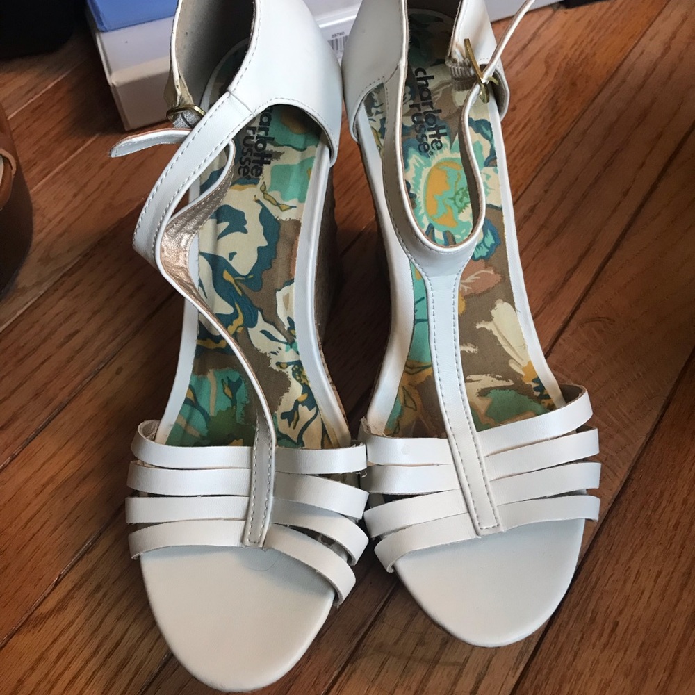 White heels/wedges
